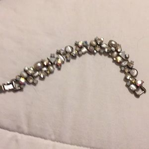 Fantastic Sorrelli bracelet. 7in long 3/4 in wide